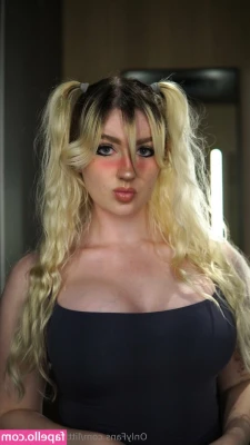 little_mermaidd0 [ little-mermaidd0-1 ] - Good morning goofies, I need my titties sucked on 😩