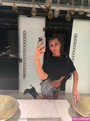 lovely_valentinaa [ lovely-valentinaa ] - Just one sniff and nothing more