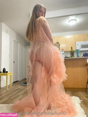 Heather Heaven [ heather-heaven ] - Do you like nice and tight? Sometimes I don’t wear lingerie, would