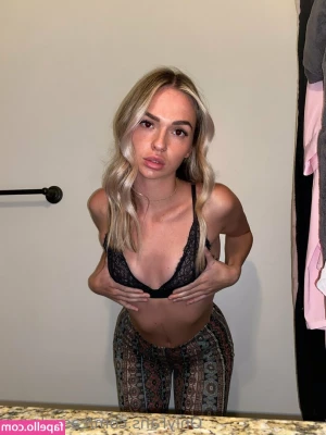 cassidyraw - You should be here, so I can flirt with you in person 😘