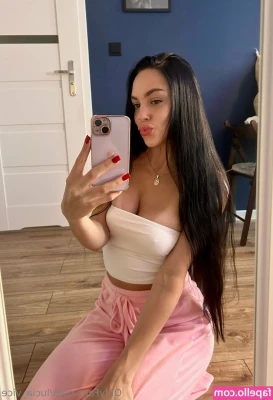 lucia_vice [ lucia-vice ] - Work hard, and hard at work 😂 Labor Day ready?