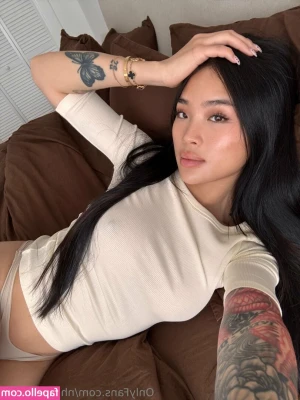 nhiafterdark2 - can I suck you while you drive? 🤤