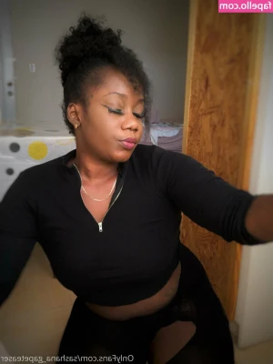 sashana_gapeteaser [ sashana-gapeteaser ] - Dinner is served babe, ready to eat and taste me?👅🤤