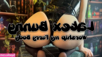birdieetlabush - Tip $25 for 2 videos, 1 without the gold top!