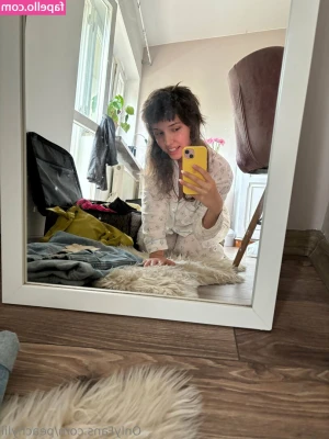 peachylii - Hey i am around all day come say HI