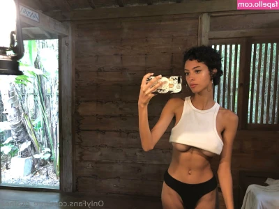 free_ritafaez [ free-ritafaez ] - Fighting a cold, but still looking cute