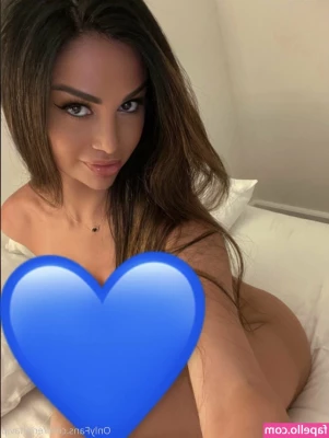 erianavip - no panties with a dress... Imagine walking around town with me... 😊