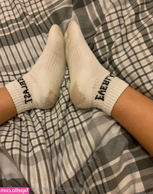 carly_shayes_feet [ carly-shayes-feet ] - Lady like