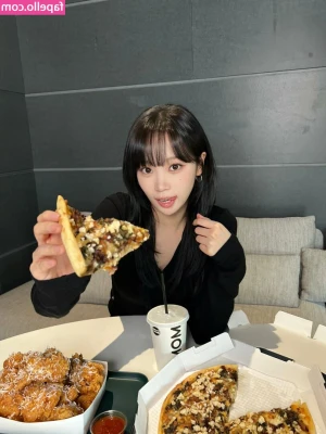 Kim Chaewon [ kim-chaewon-1 ] - Did you really think I was going all softy on you? BITCH, PLEASE! I'm
