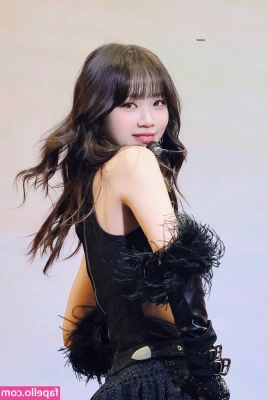 Kim Chaewon [ kim-chaewon-1 ] - FootFuck Action!