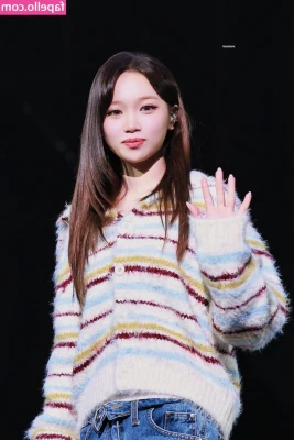 Kim Chaewon [ kim-chaewon-1 ] - Happy Wednesday ☺️