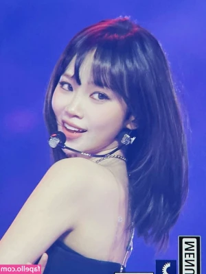 Kim Chaewon [ kim-chaewon-1 ] - A little different angle with a touch of underboob 😜