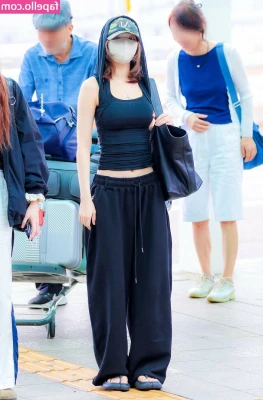 Kim Chaewon [ kim-chaewon-1 ] - Let me worship you and you use me for your dirty pleasures. 😈💦 