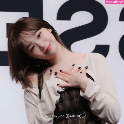 Kim Chaewon [ kim-chaewon-1 ] - Do you have any idea how much it turns me on to spread my legs for