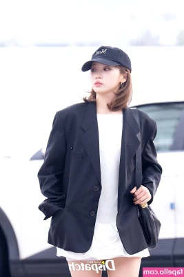 Kim Chaewon [ kim-chaewon-1 ] - Good morning honey ☀️
