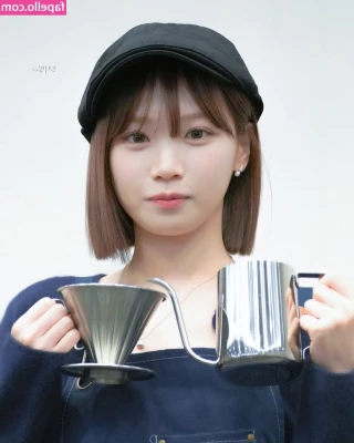 Kim Chaewon [ kim-chaewon-1 ] - Shaking that shit