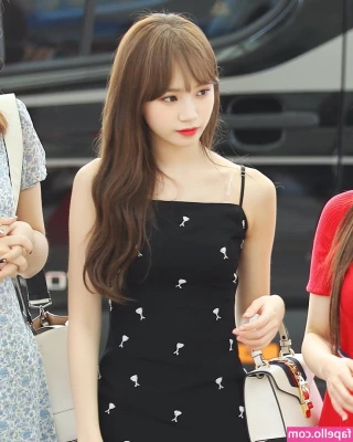Kim Chaewon [ kim-chaewon-1 ] - Stone Henge  move aside