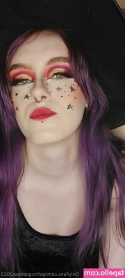 gothicgoddess2023 - i think this is my favorite pose 🤔 what do YOU think? 🖤