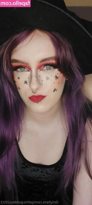 gothicgoddess2023 - This is a progression of getting into bed and very "subtly" telling