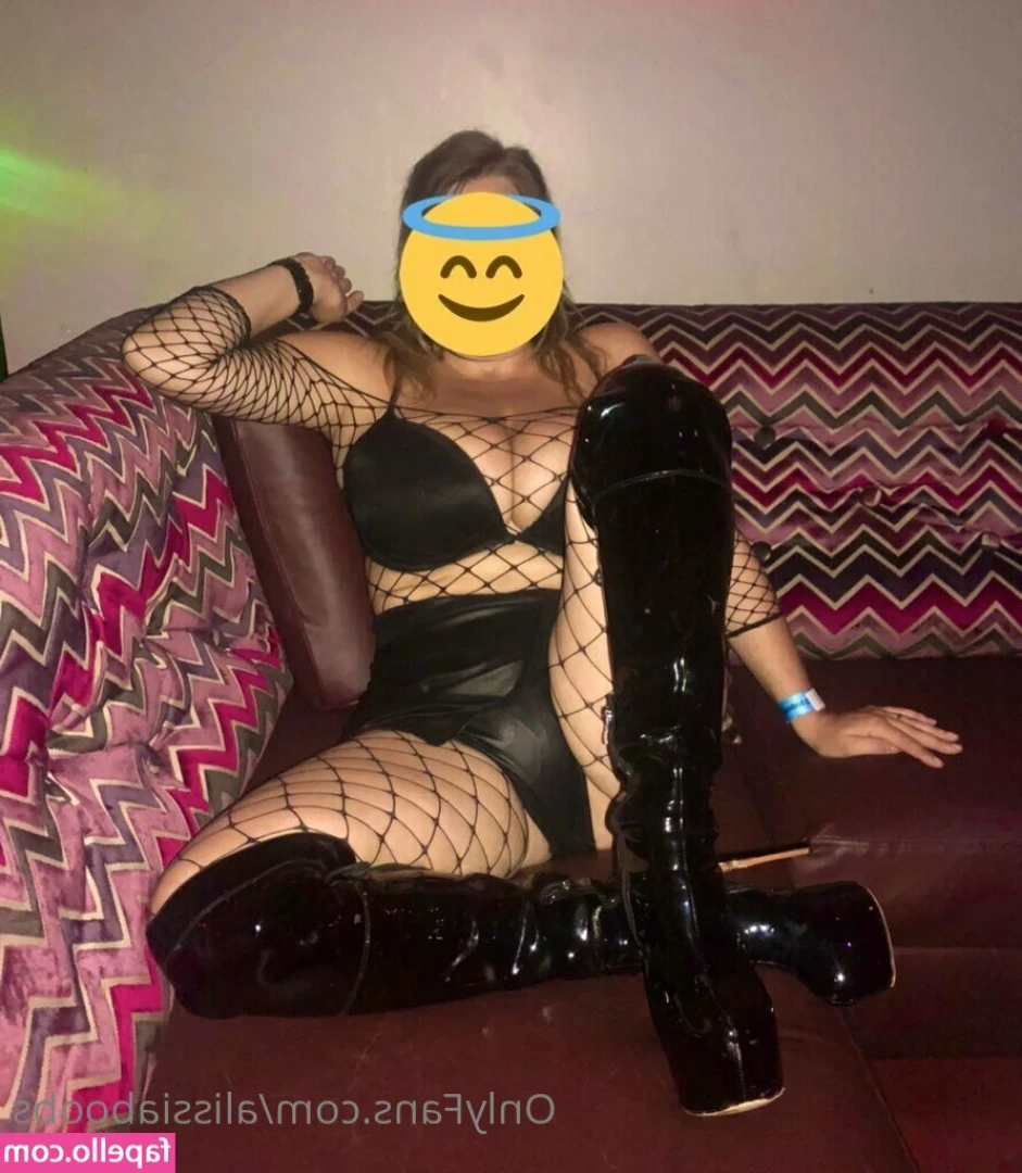 alissiaboobs - 11. Love to lick cum from my wife's tits. #cuckold  @juansobrino15