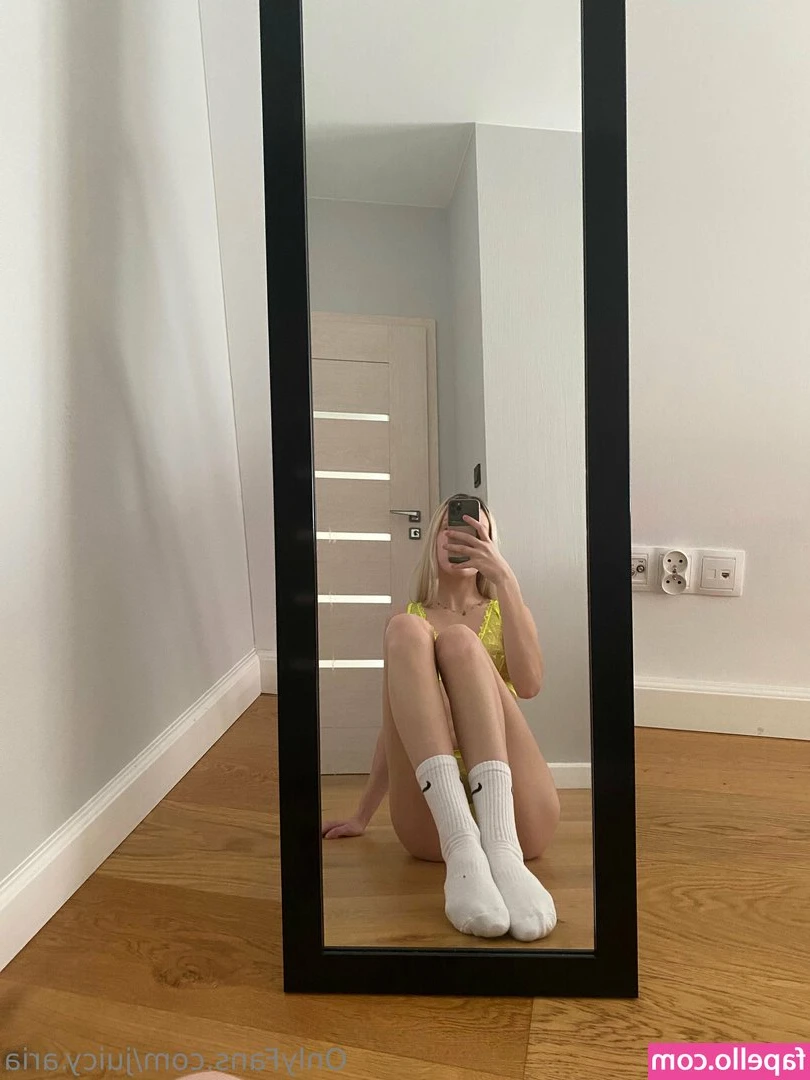 ariaa.baby [ ariaa-baby ] - CHECK YOUR DMs NOW FOR A GIRLFRIEND EXPERIENCE ;)