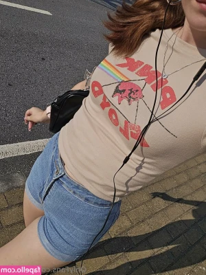 sukifoxx - Purrrrrr 💕 Do you think my top looks good on me 😋