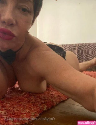 margaret445 - Getting ready for an oily bath 🛁