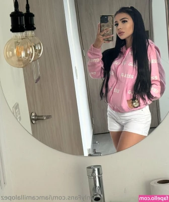 iamcamillalopez [ iamcamillalopez-2 ] - Onlyfans seems to be deleting videos from chat so I’m gonna resend