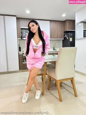iamcamillalopez [ iamcamillalopez-2 ] - Titty Fuck Me Friday 🍆💦