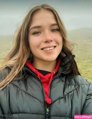 kate_utopiaa [ kate-utopiaa ] - Hey pussycats!Mommy’s back 🤫