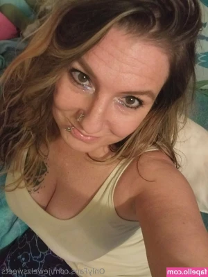 jewelzsweets - Video on request got me all wet😈