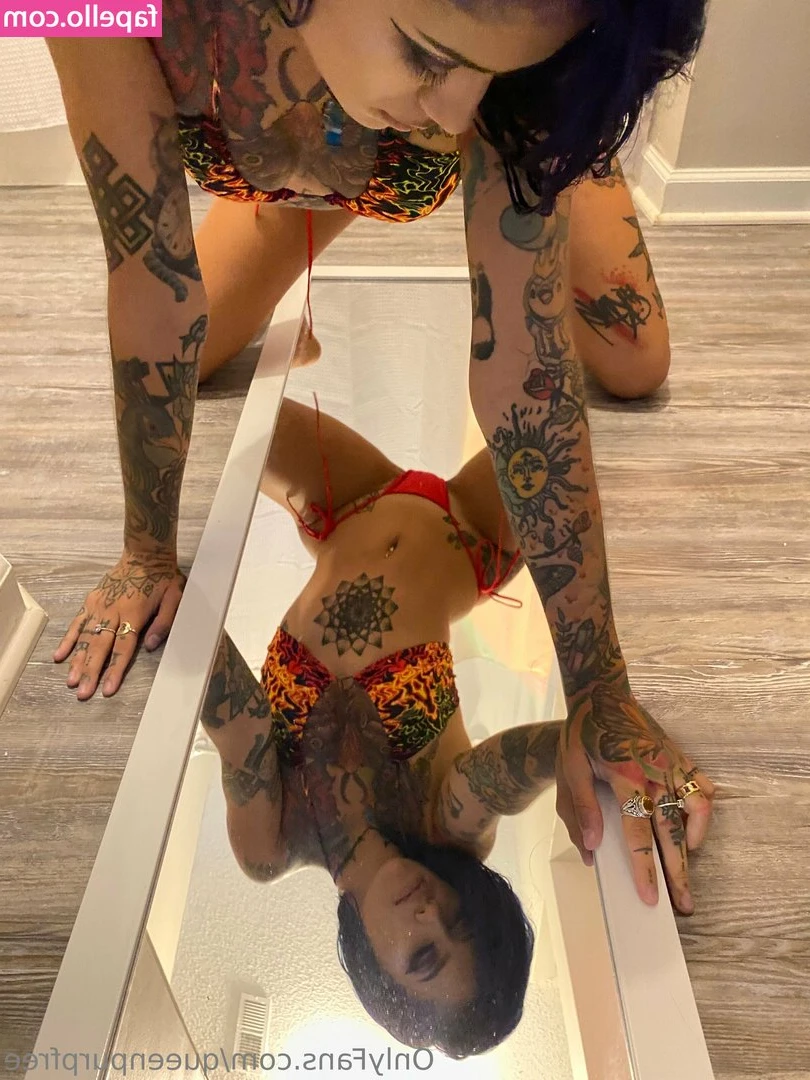 queenpurpfree - Who’s up for a nasty videocall ?😈