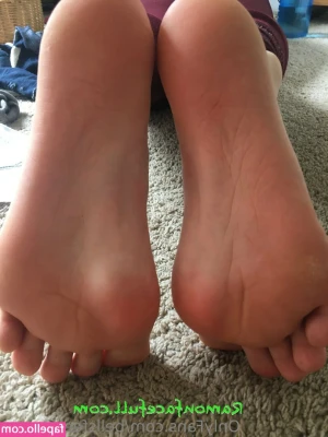 bellsfeetandass - monday photo dump for y’all 🤳🏼 which one is your fave? 🤭