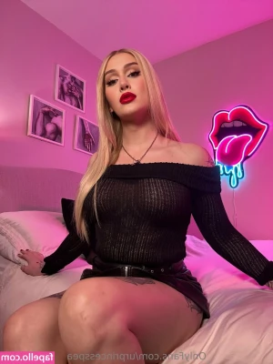 urprincesspea [ urprincesspea-4 ] - Message me if you want a custom name dildo playing and sucking video