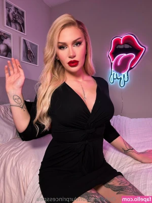urprincesspea [ urprincesspea-4 ] - I looked so cute and slutty yesterday. Really stepping into this MILF