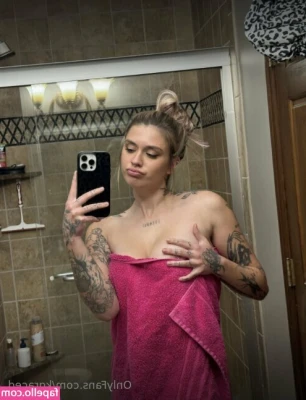 Kgraced [ kgraced-7 ] - Après la douche du soir 🔥💋