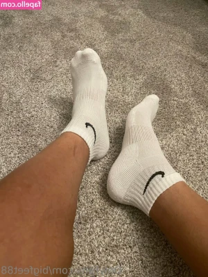 bigfeet88 - It's a Purple day 😝