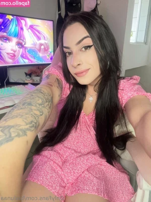 bialunaa - Would you play with it? 🍑   Long FUCKING videos coming next week.