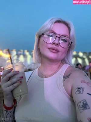 blondehex - Do you like the view? 👀