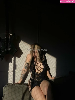 venusdoom.vip [ venusdoom-vip ] - Do you want me to lift my shirt up?