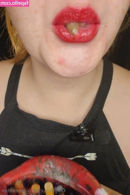 cuteeekitten - wasn’t sure if i should cut my hair or not here, ended up cutting it