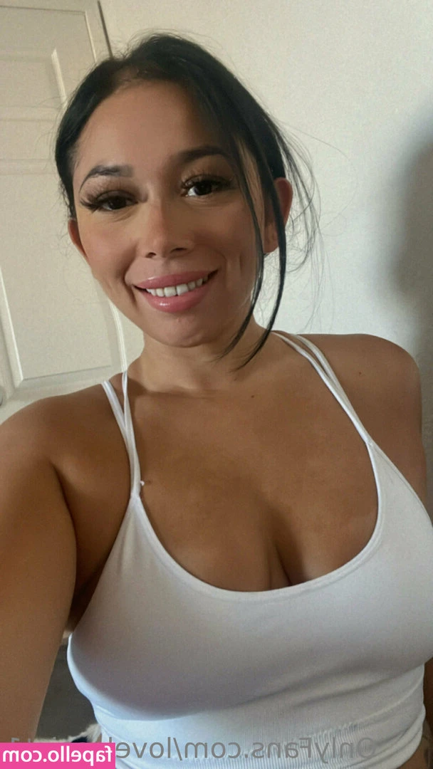 lovelysaint1 - Wishing you were here to help me take this off 😳 Queria que vc