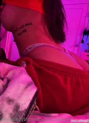 Onenonlybabysofii - You'll sing boobs! Boobs! Boobs! As I dance for you in your DM's.