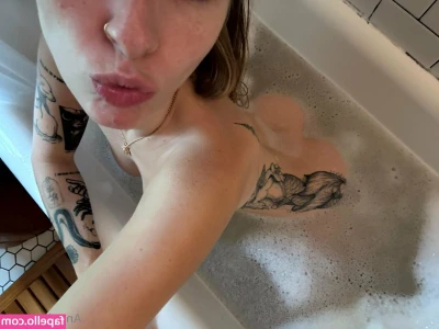 angelyoungsxxx [ angelyoungsxxx-1 ] - If you had to pick one... handjob ✊💦 or blowjob 👅💦?