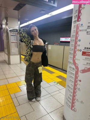 angelyoungsxxx [ angelyoungsxxx-1 ] - I would not mind getting into this pose either for you.
