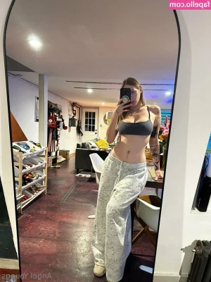 angelyoungsxxx [ angelyoungsxxx-1 ] - I woke up so fucking horny... who wants to help me get off?