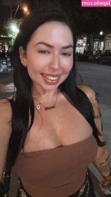 Melissa Moore [ melissa-moore-6 ] - sitting pretty and milky