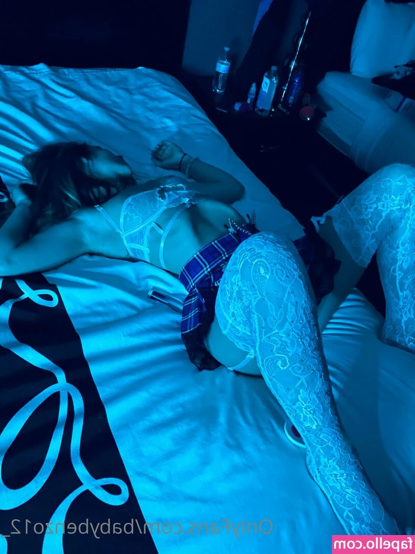 babybenzo12_ [ babybenzo12 ] - Nice and fully shaved now!