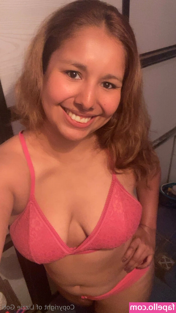 lizgoti - Am I kissable? 👄 💋