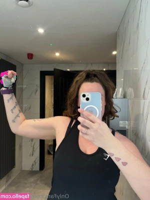 foxxy2590 - I’m too sexy 💁🏼‍♀️